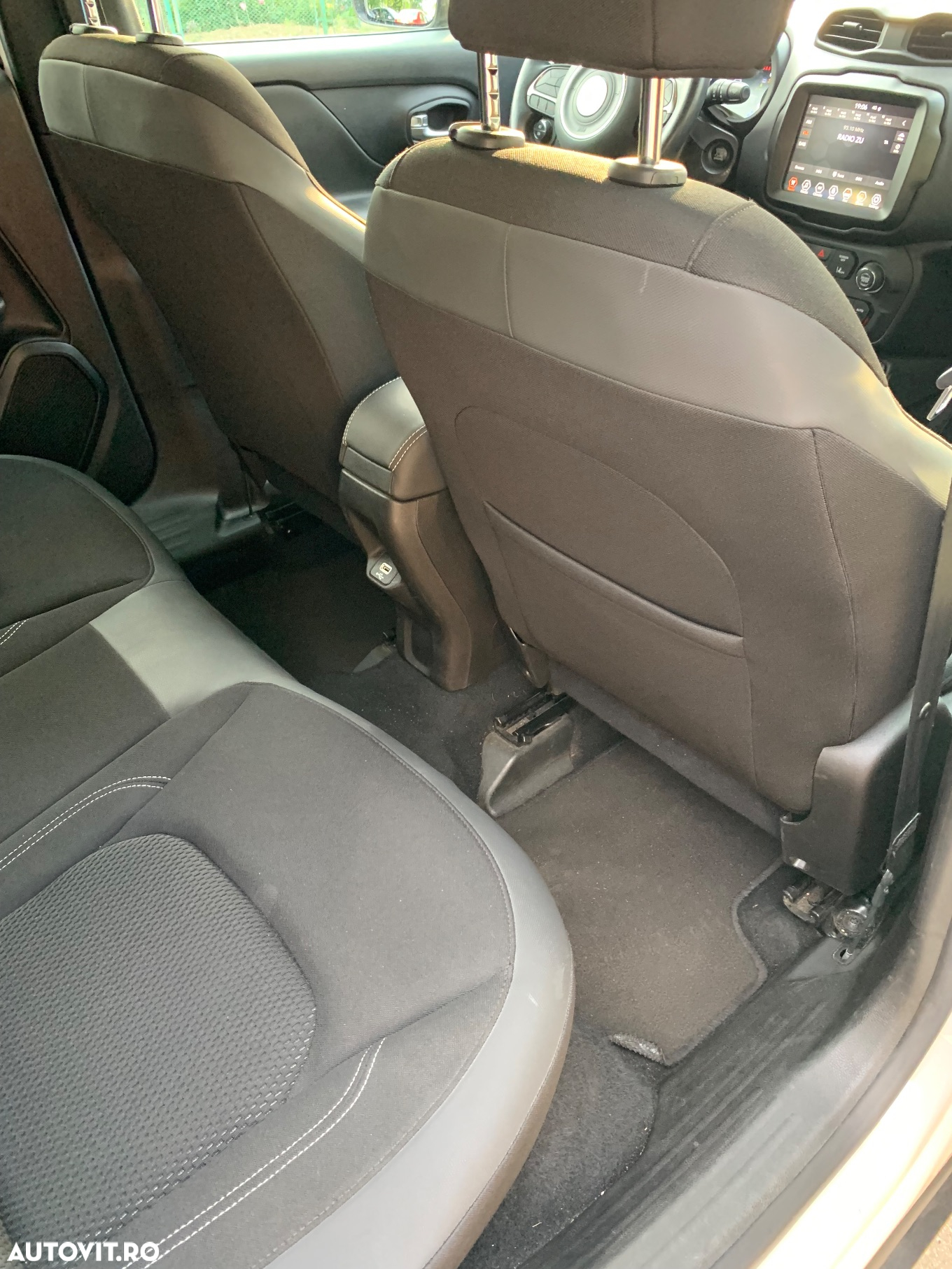 Jeep Renegade 1.3 T-GDI 4xe PLUG-IN Hybrid Automatik Summit - 39