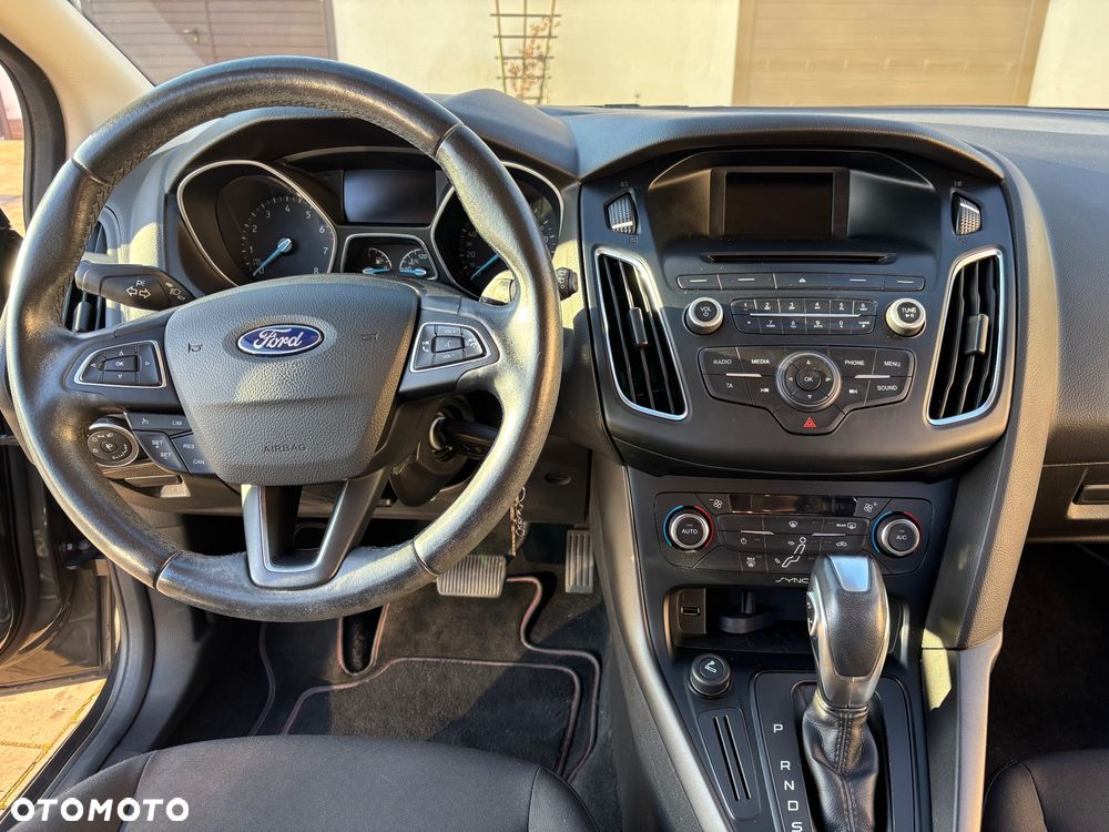 Ford Focus 1.6 Trend PowerShift - 9