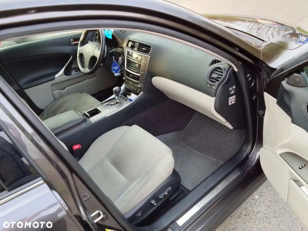 Lexus IS 250 Prestige - 10