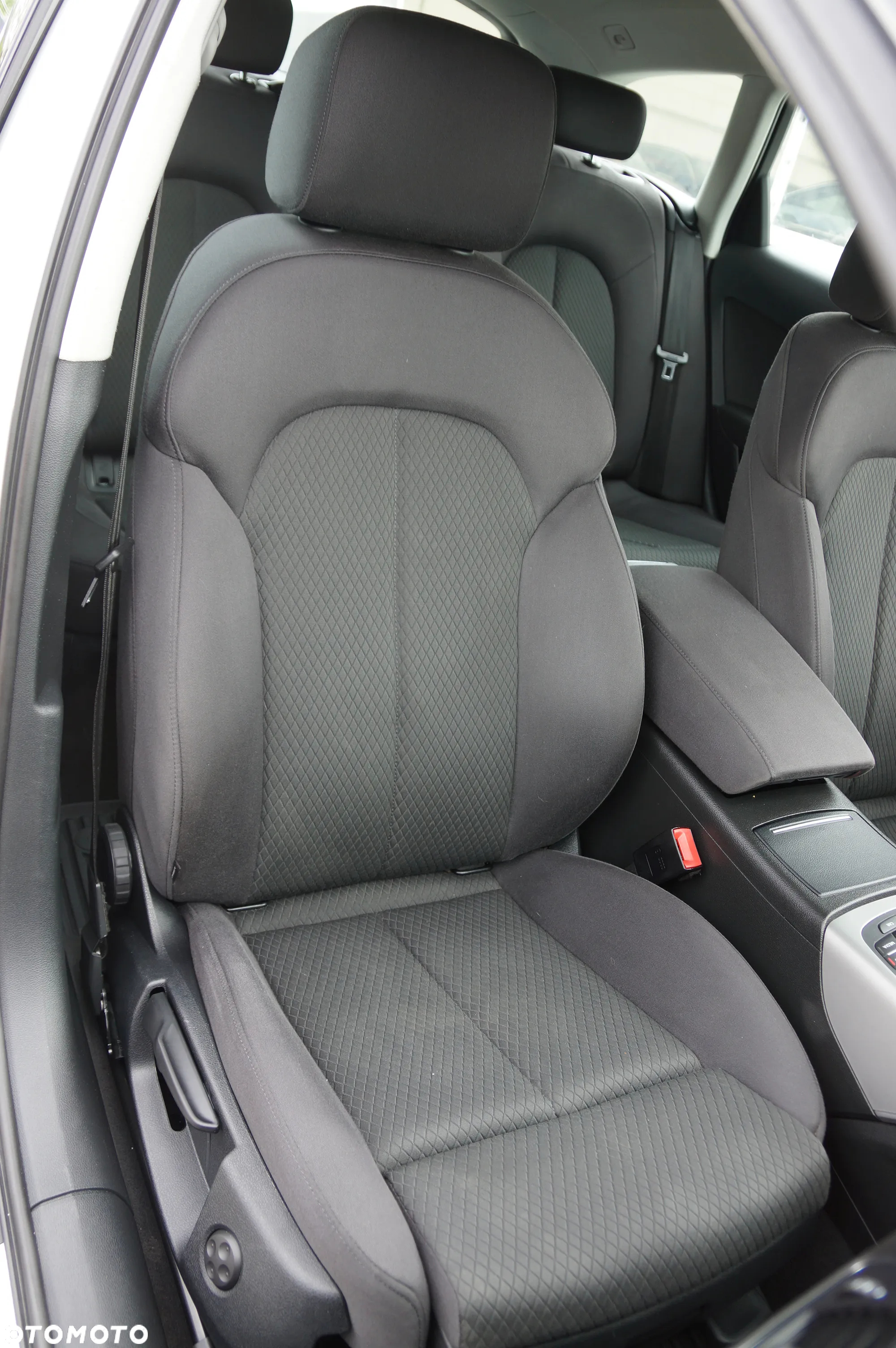 Audi A6 Avant 2.0 TDI Ultra S tronic - 28