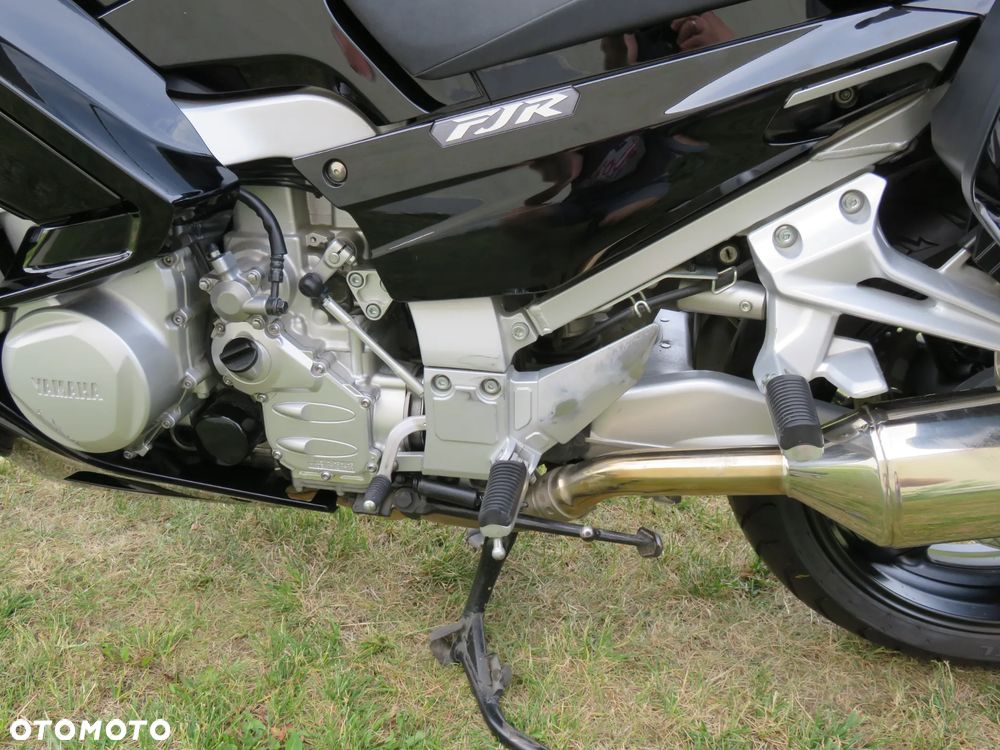 Yamaha FJR - 23
