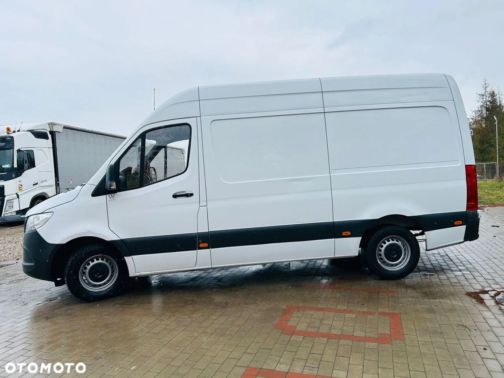 Mercedes-Benz Sprinter - 5