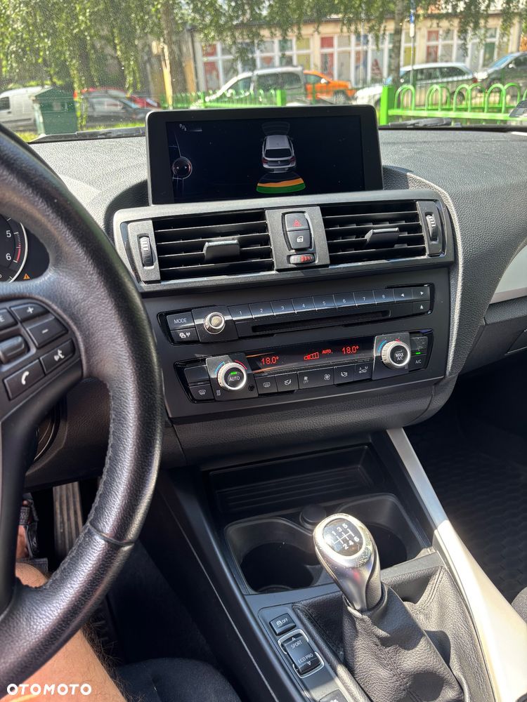 BMW Seria 1 116d EfficientDynamics - 11