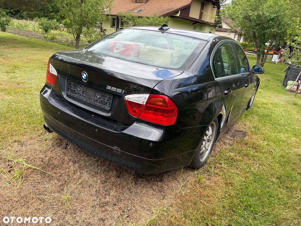 BMW Seria 3 325i - 4