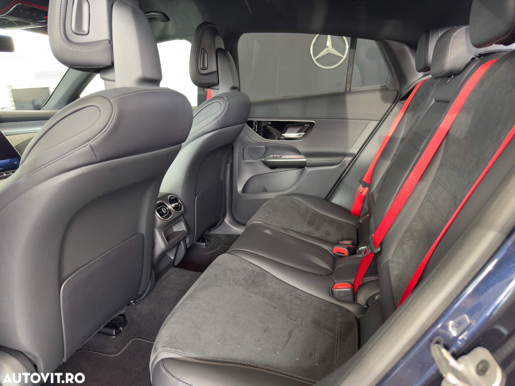 Mercedes-Benz GLC Coupe 200 4Matic 9G-TRONIC AMG Line Advanced - 12
