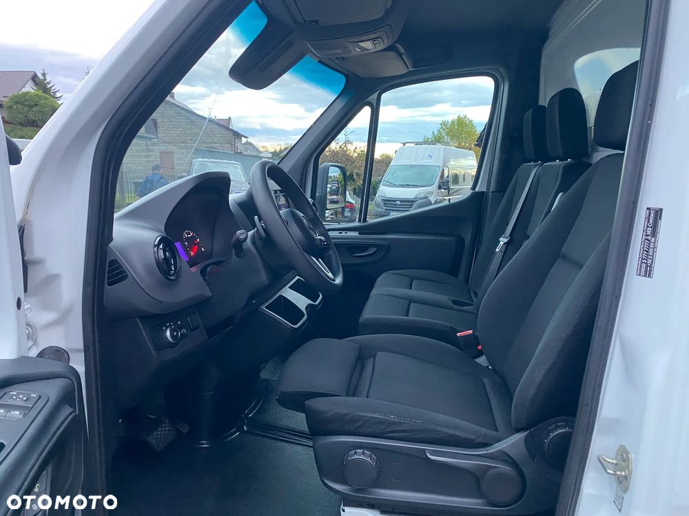 Mercedes-Benz SPRINTER - 8