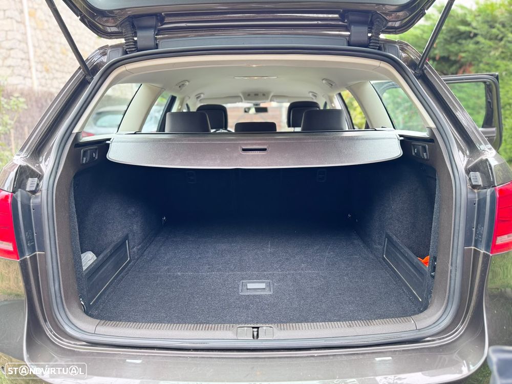 VW Passat Variant 2.0 TDI BlueMotion Comfortline - 28