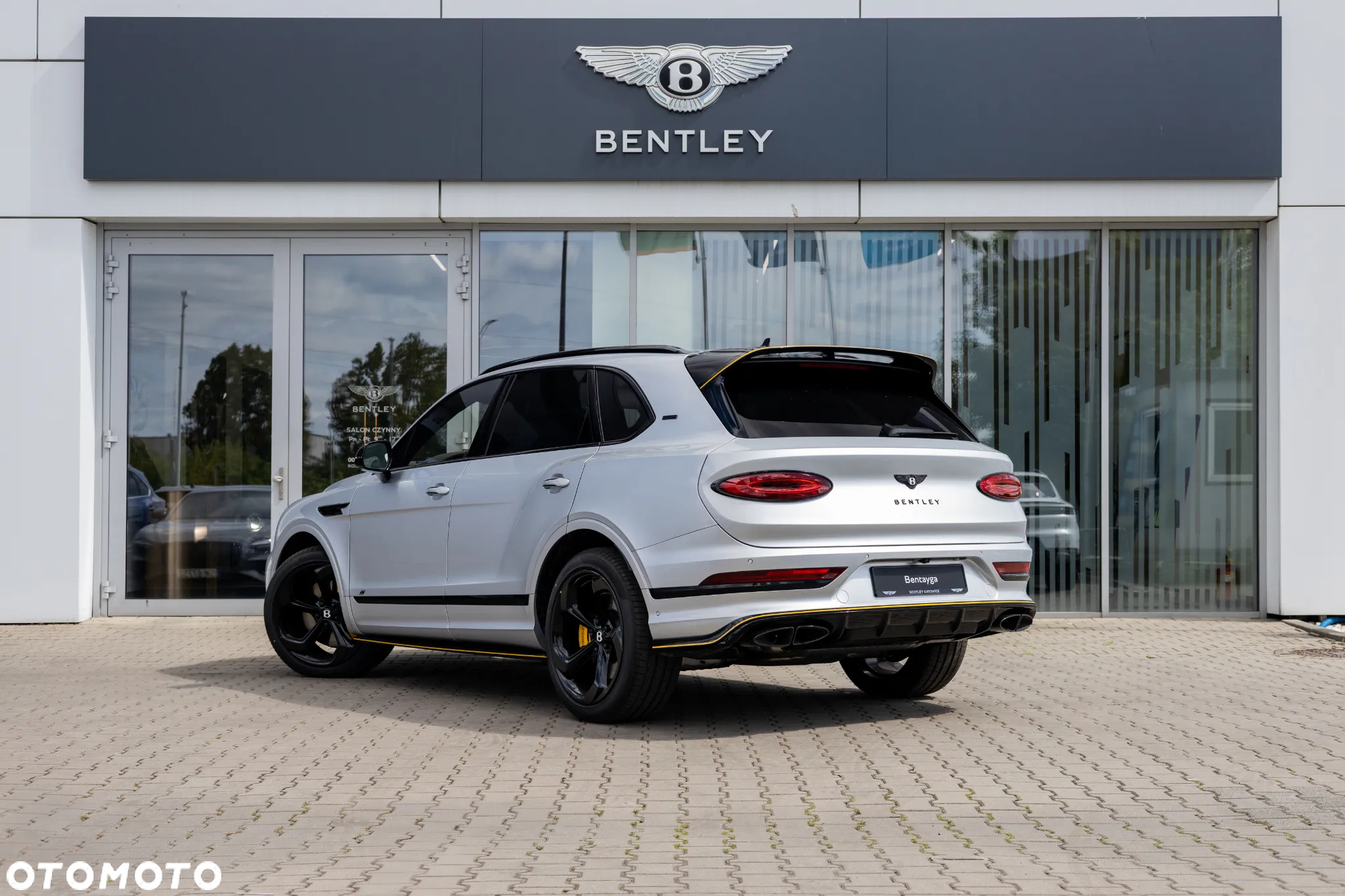 Bentley Bentayga - 2