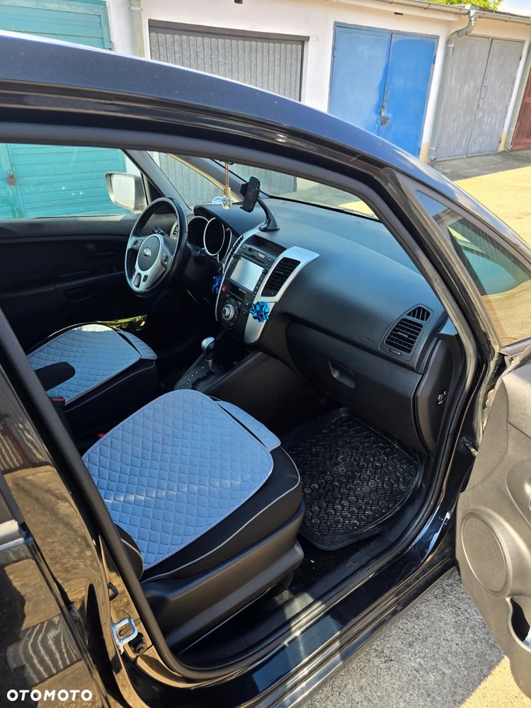 Kia Venga 1.6 L - 10