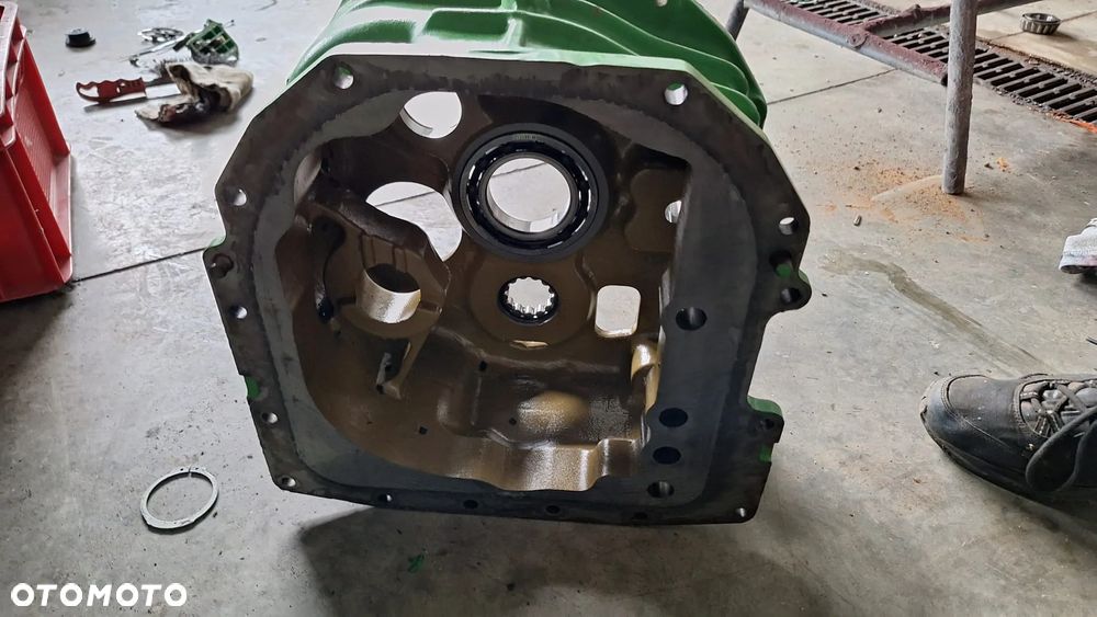 obudowa skrzyni l101942 l102052 l110773 john deere 6506 6600 seria 6000 - 4