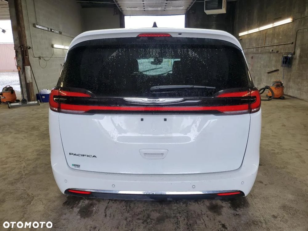 Chrysler Pacifica - 6