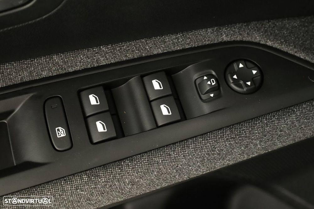 Peugeot 3008 1.6 Hybrid Allure e-EAT8 - 21