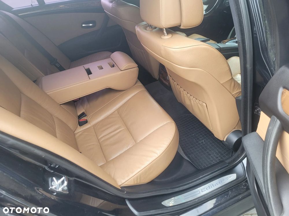 BMW Seria 5 530d Sport-Aut Edition Sport - 21