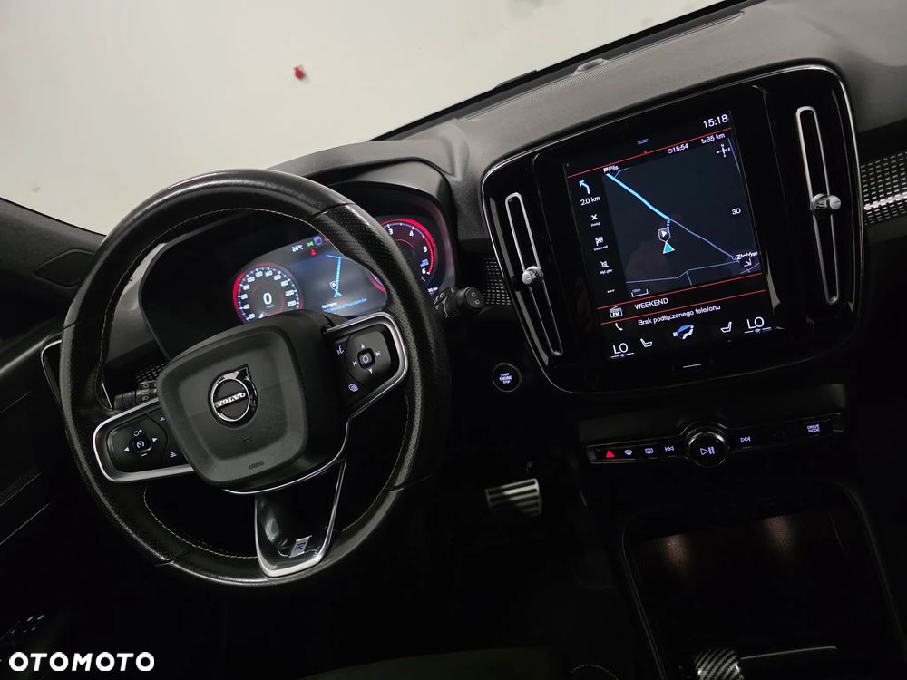Volvo XC 40 D4 AWD R-Design - 8