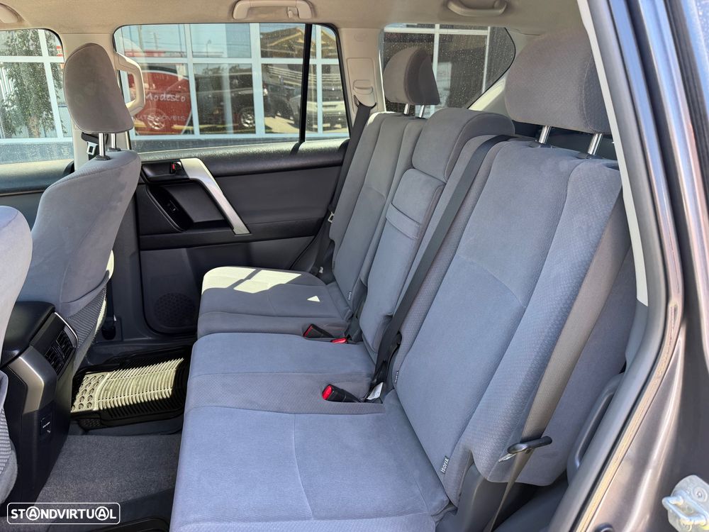 Toyota Land Cruiser Prado - 16