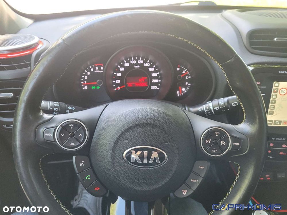 Kia Soul 1.6 CRDI White&Red Edition - 24
