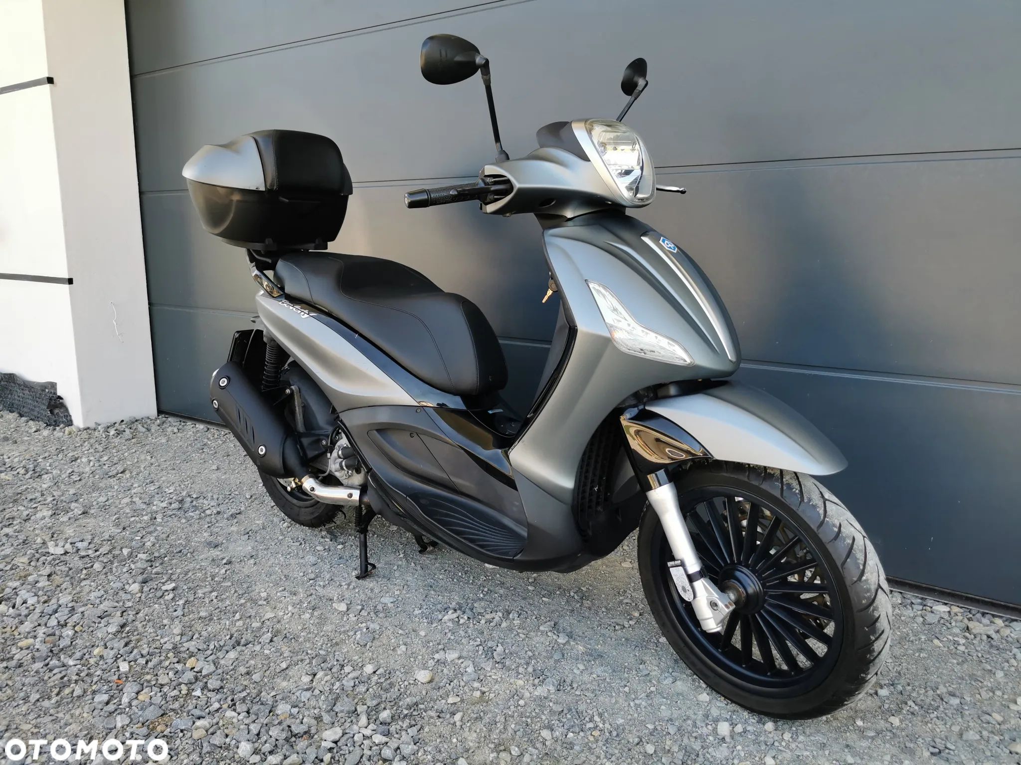 Piaggio Beverly - 1