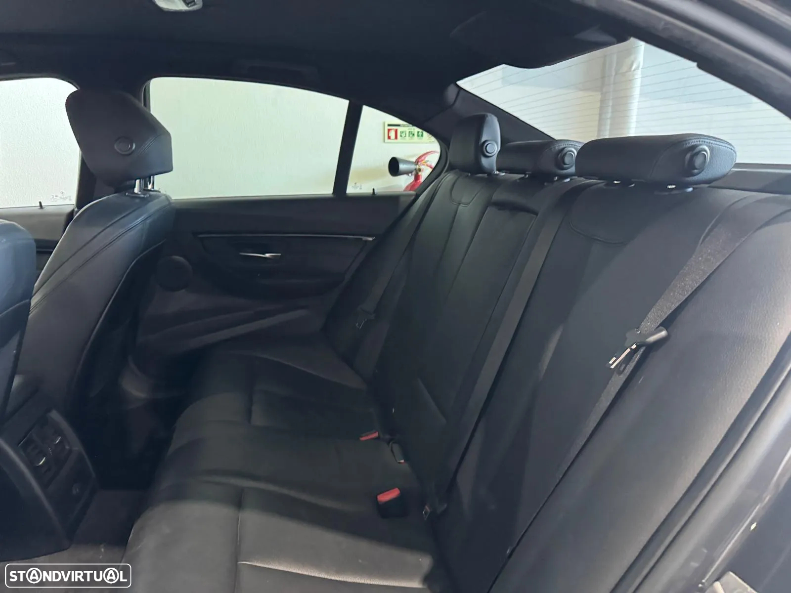 BMW 330 e iPerformance Pack M - 15