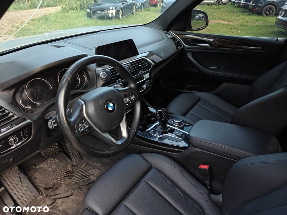 BMW X3 xDrive30i Luxury Line - 11