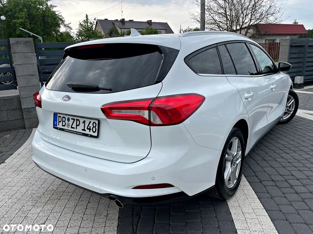 Ford Focus 1.5 EcoBlue Start-Stopp-System TITANIUM DESIGN - 11