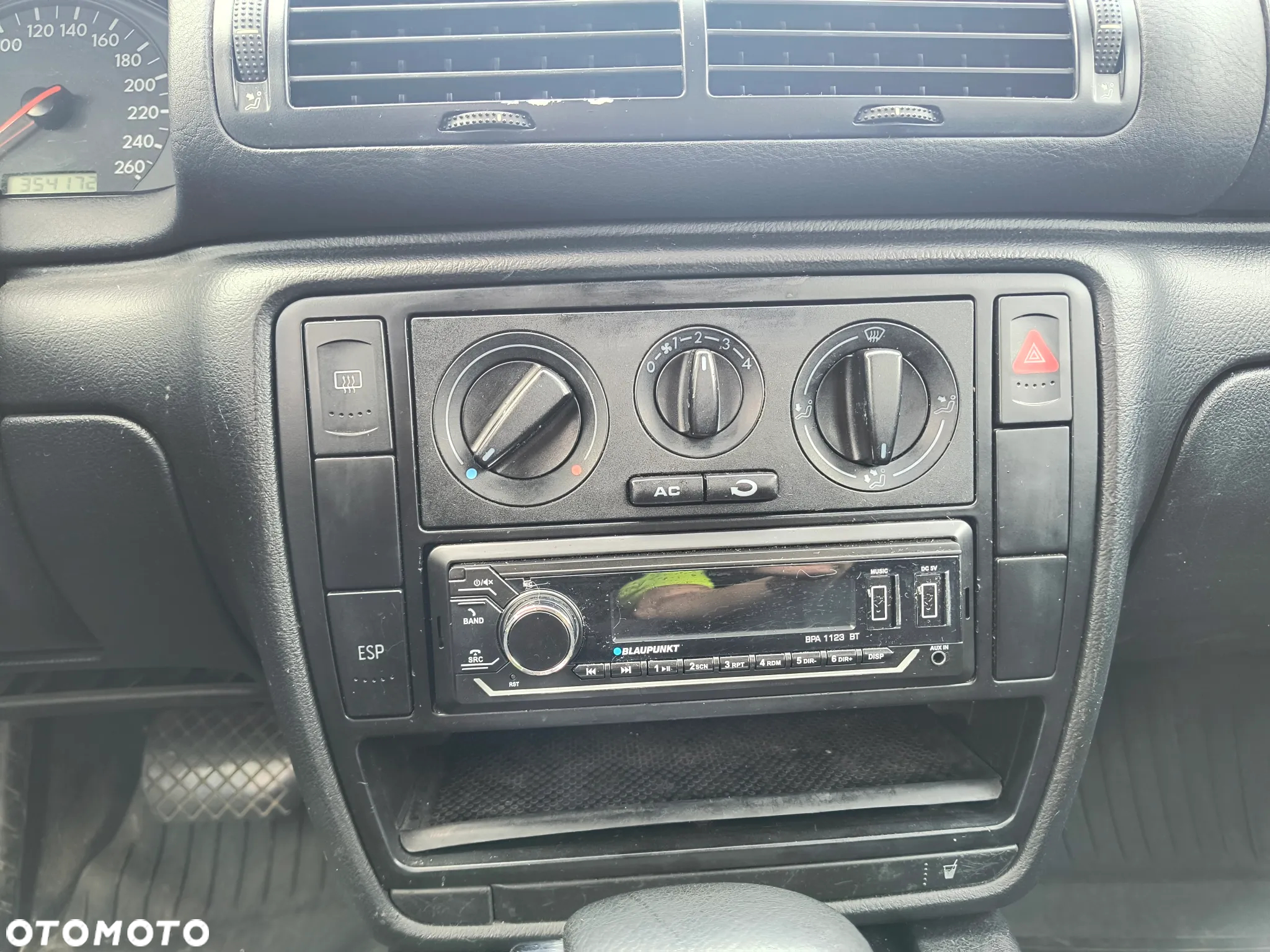 Volkswagen Passat - 37