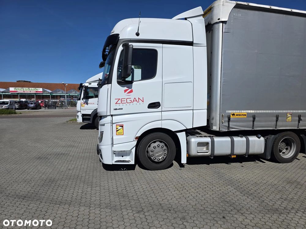 Mercedes-Benz 1845 Actros - 2