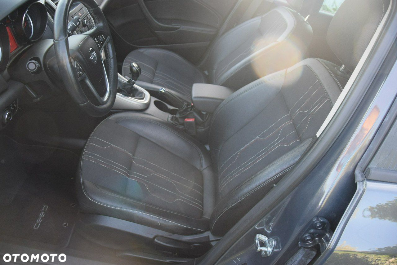 Opel Astra 1.4 Turbo 150 Jahre - 30