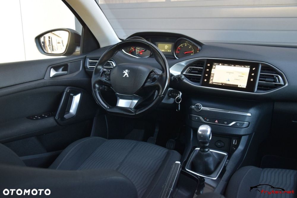 Peugeot 308 - 25