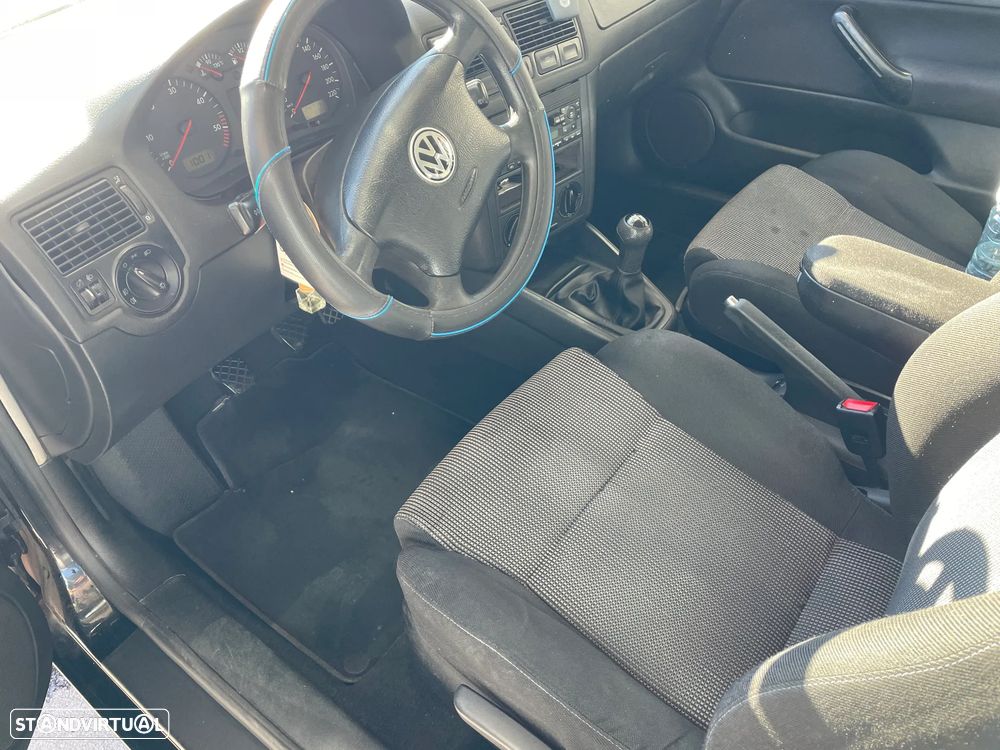 VW Golf 1.9 TDi Highline - 4