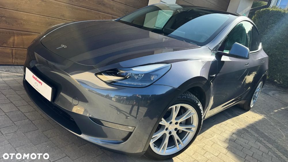 Tesla Y Long Range AWD - 2