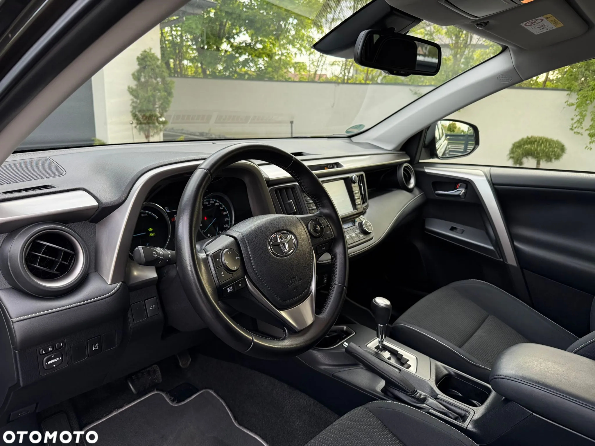 Toyota RAV4 - 16