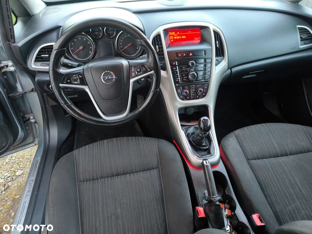 Opel Astra 1.4 T Enjoy - 9