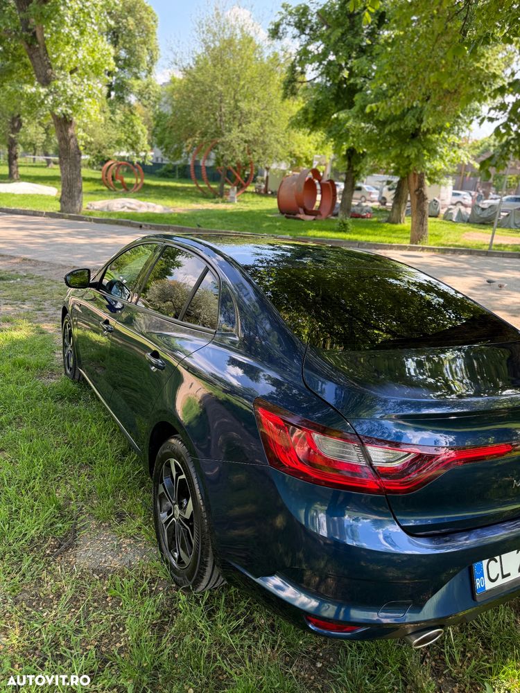 Renault Megane TCe Business - 10