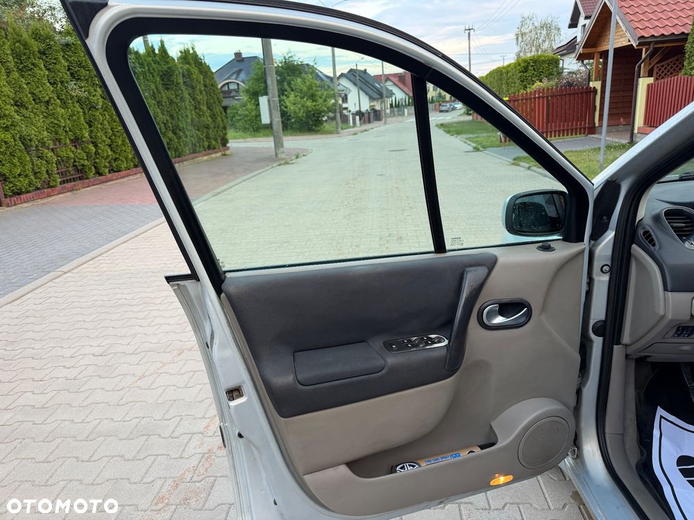 Renault Scenic 1.6 Confort Expression - 24