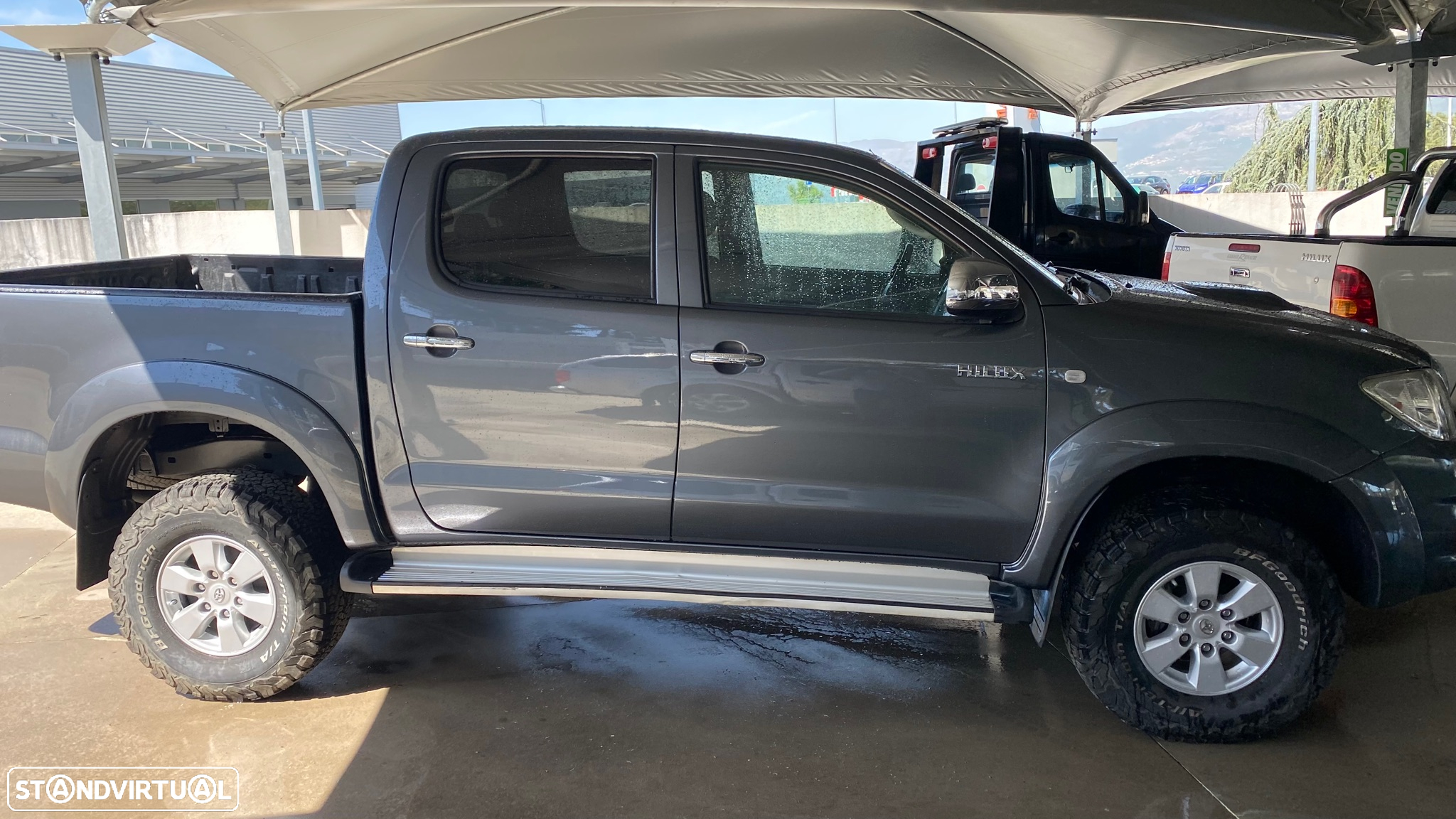 Toyota Hilux 2.5 D-4D 4WD CD Tracker - 4