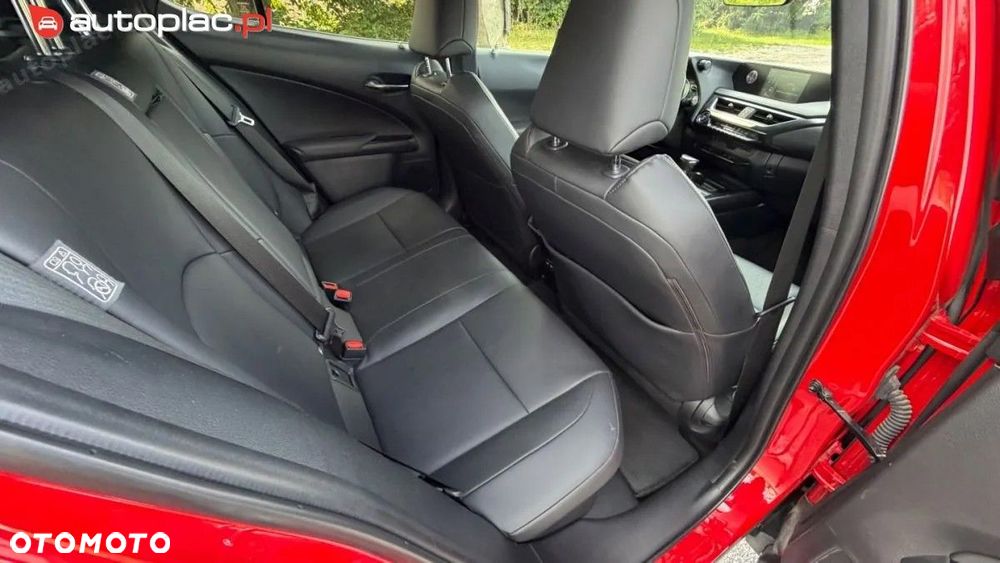 Lexus UX - 36