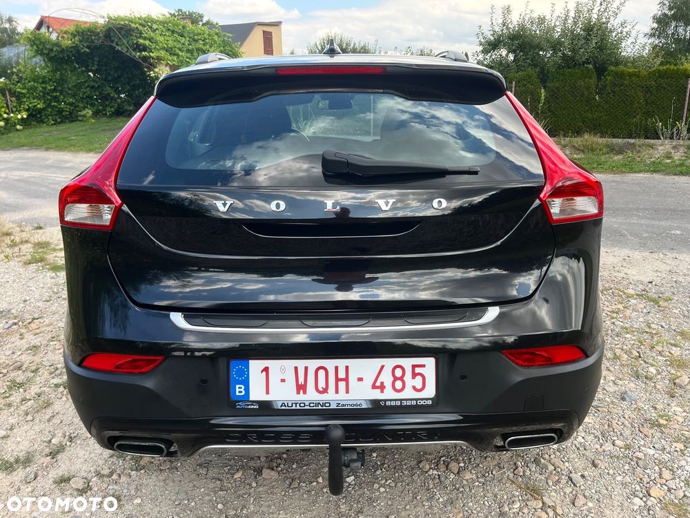 Volvo V40 Cross Country - 10