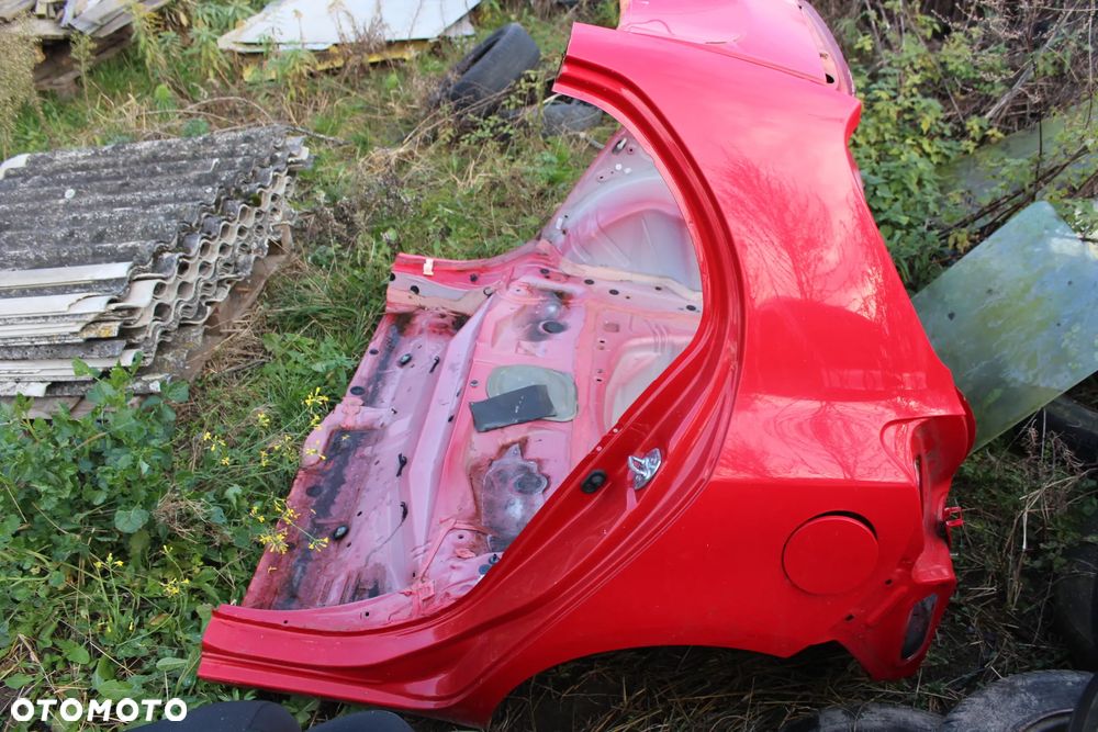 Ćwiartka błotnik prawy  tył yaris II 5drzwiowy - 5