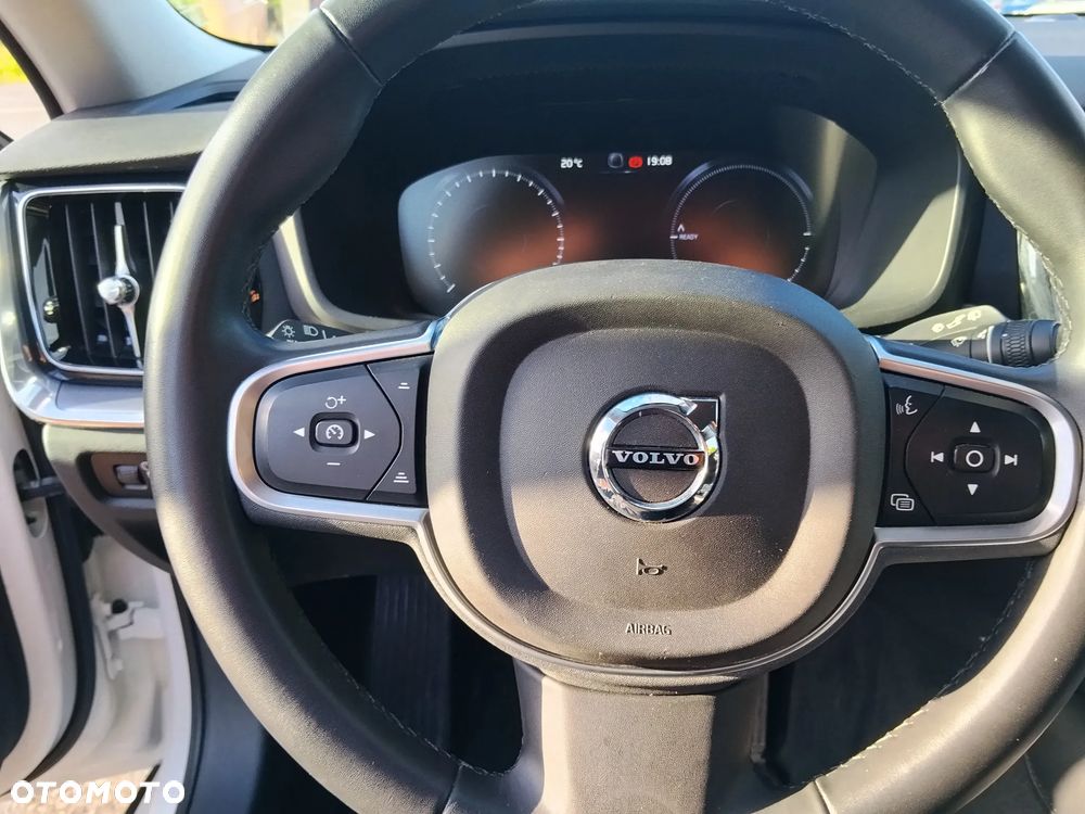 Volvo V60 T6 AWD Plug-In Hybrid Plus Dark - 13