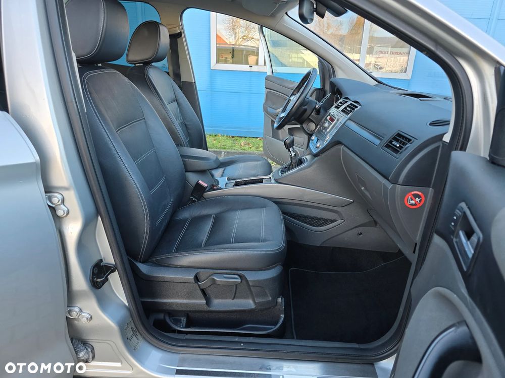 Ford Kuga 2.0 TDCi 2x4 Titanium - 12