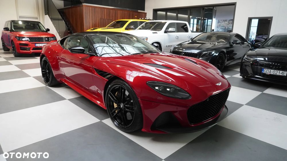 Aston Martin DBS Superleggera Standard - 11