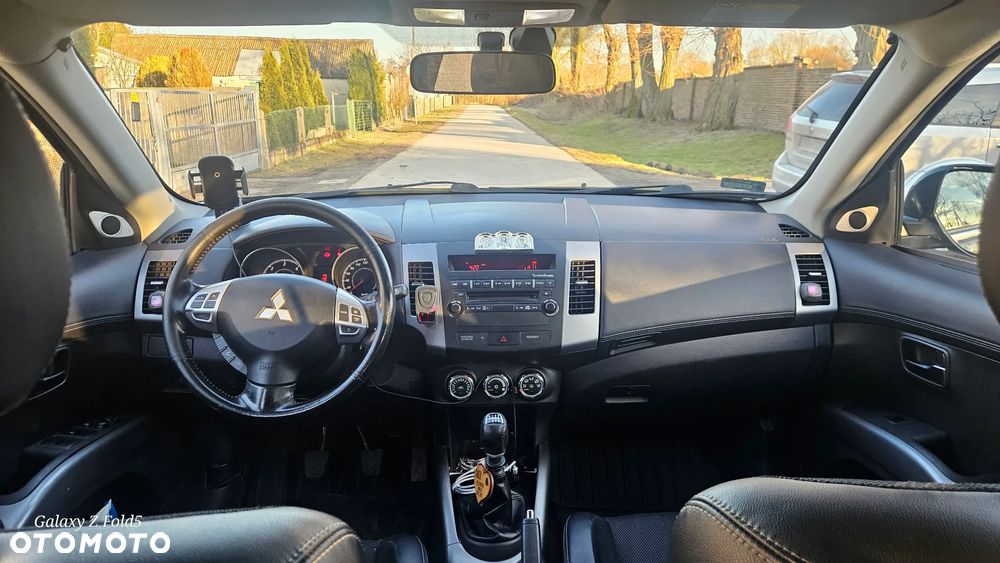 Mitsubishi Outlander - 15