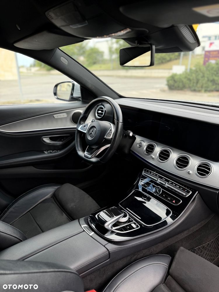 Mercedes-Benz Klasa E 220 d 4-Matic 9G-TRONIC - 14