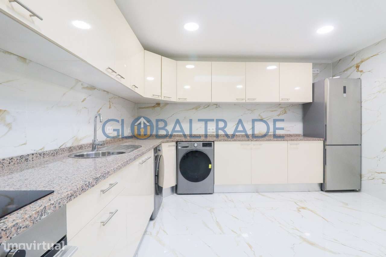 Moradia T3+1 Renovada em São Roque da Lameira - Grande imagem: 2/44