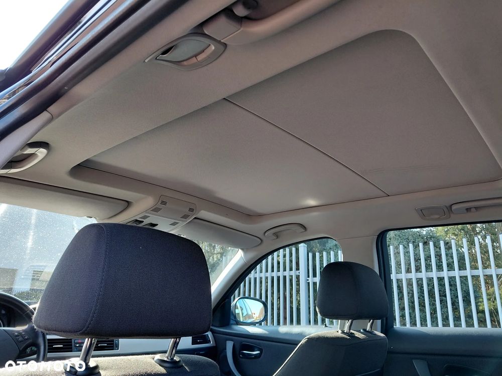 BMW Seria 3 320d DPF Edition Sport - 21