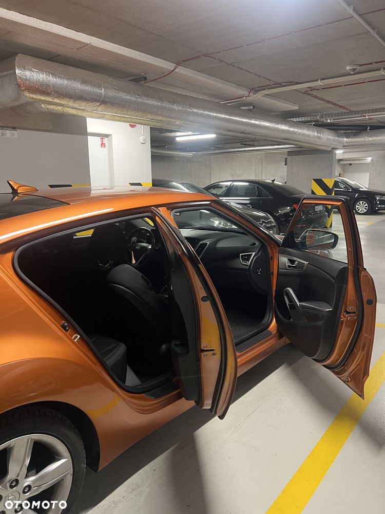 Hyundai Veloster 1.6 GDI Comfort - 25