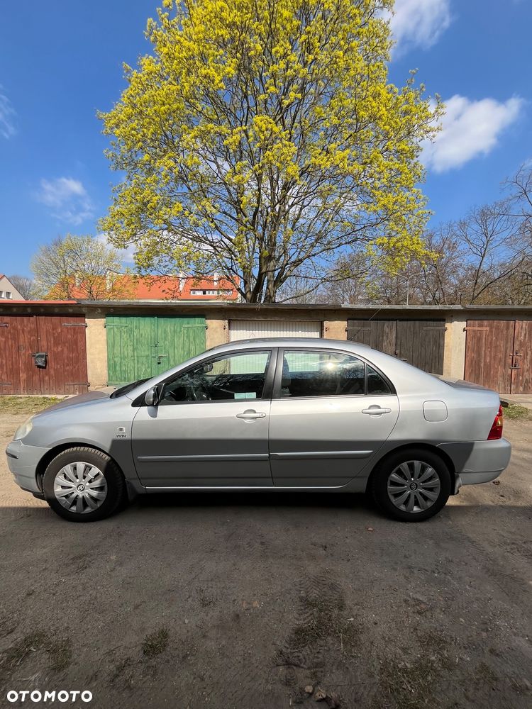 Toyota Corolla 1.6 VVT-i Sol - 3