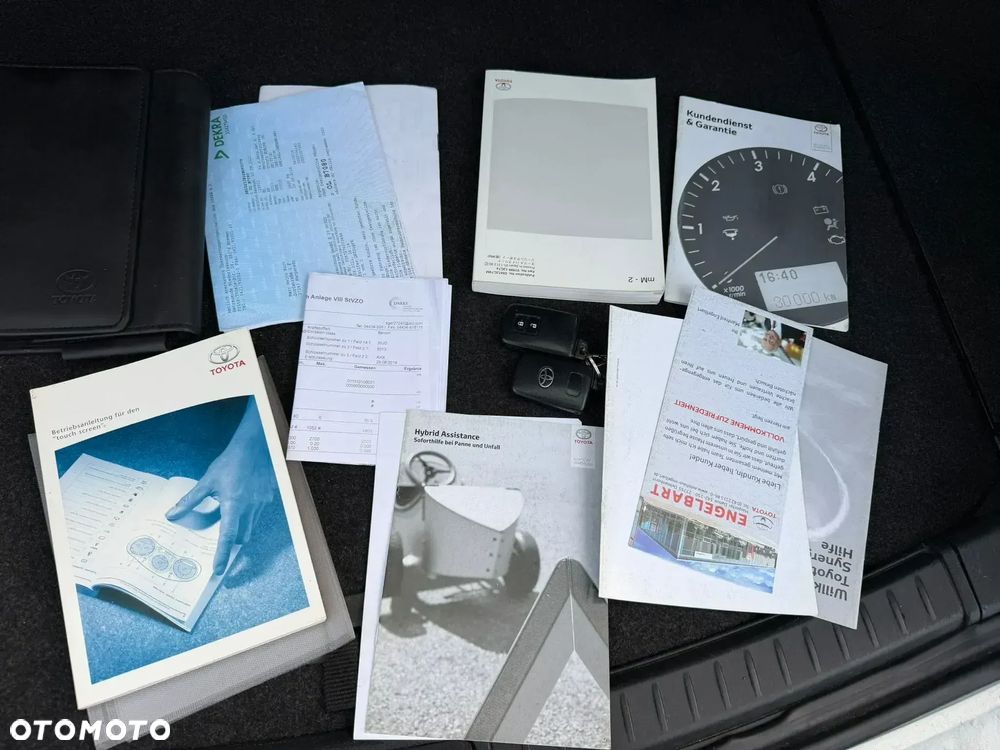 Toyota Auris 1.8 HSD Luna - 26