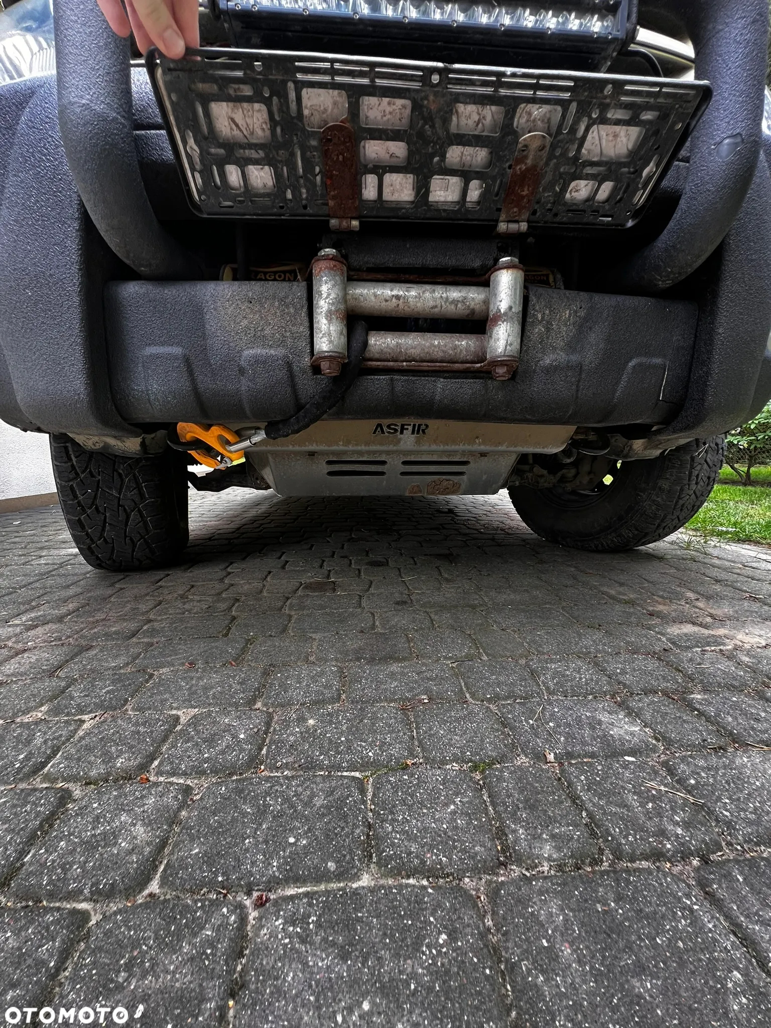 Toyota Hilux - 22
