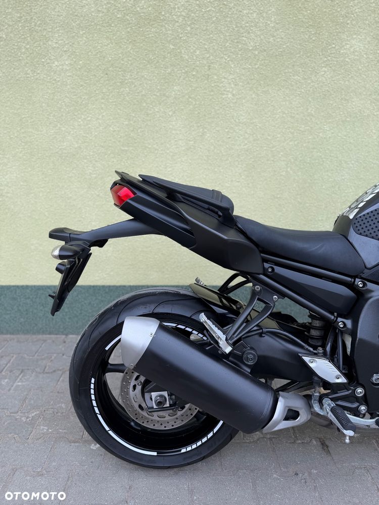 Yamaha FZ8 - 9